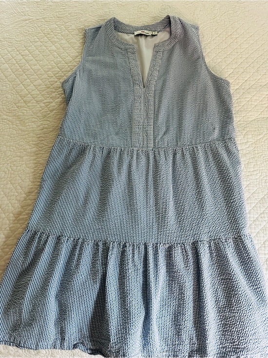 Vineyard Vines Dresses & Skirts - Vineyard Vines women’s Blue Striped Seersucker Tank Dress